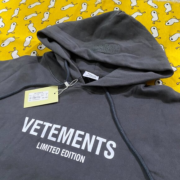 Unisex Dark Gray Vetements Hooded Sweatshirt - Picture 2 of 8